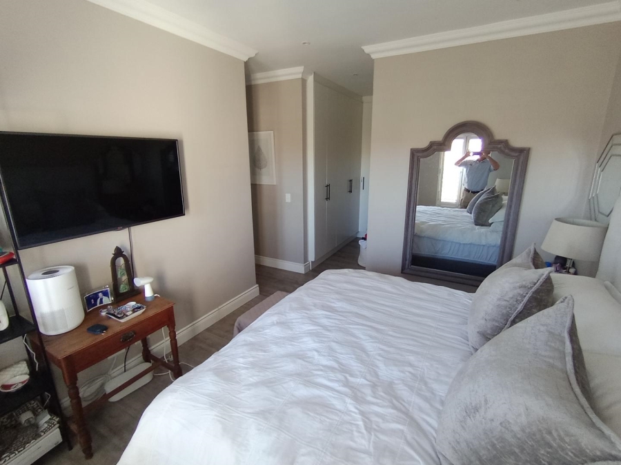 4 Bedroom Property for Sale in Parklands North Western Cape